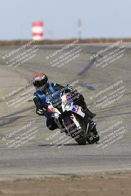 media/Nov-26-2023-TrackDaz (Sun) [[64ad8cfd8f]]/Mock Race/Outside Grapevine/